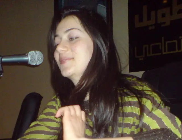 الطالبة خلود خريس تبقي  كلمة مركز محمد طويل