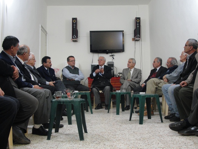 لقاء الدكتور محمد علي قبيسي مع الجمعيات المدنية وفعاليات أهلية وتربوية في بلدة الخيام