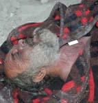 جثة  محمود عمار في صيدا ملفوفة بالبطانية التي يمتلكها