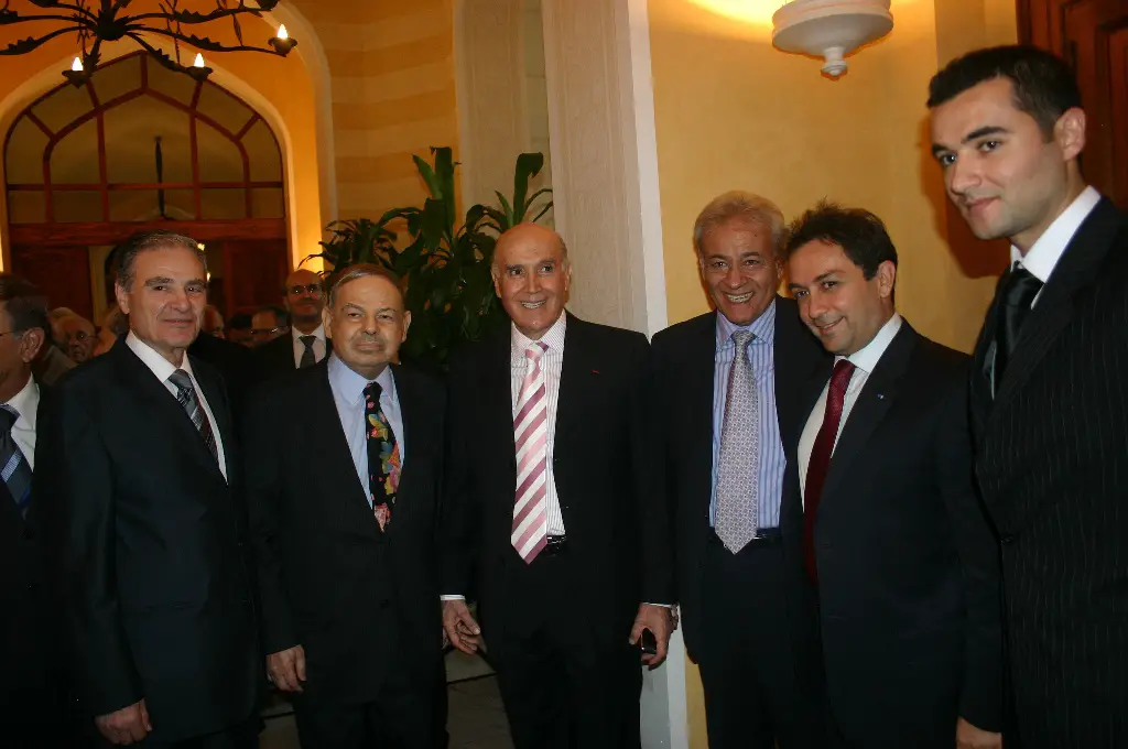 الدكتور كامل مهنامع الوزير بارود وبعض الإعلاميين