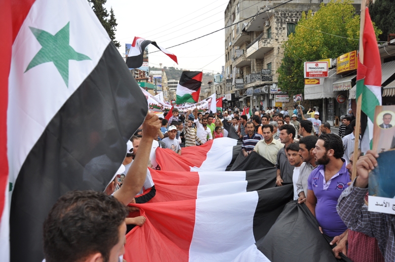 مسيرة حاشدة في النبطية للجالية السورية في لبنان تأييداً للرئيس السوري بشار الاسد