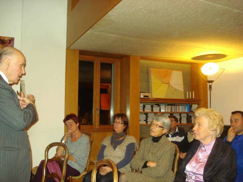 محاضرات مهنا في جنيف ولوزان ومؤتمر صحفي في نادي الصحافة السويسري