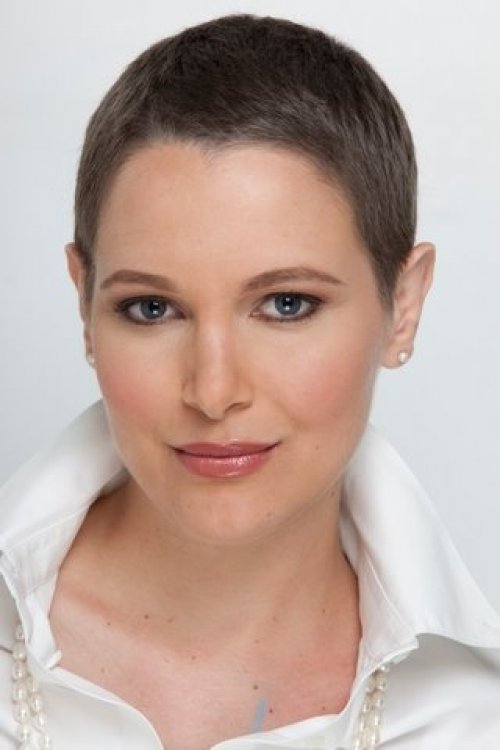 سرطان الثدي يغيّب ملكة جمال فنزويلا إيفا ايكفال عن 28 عاماً