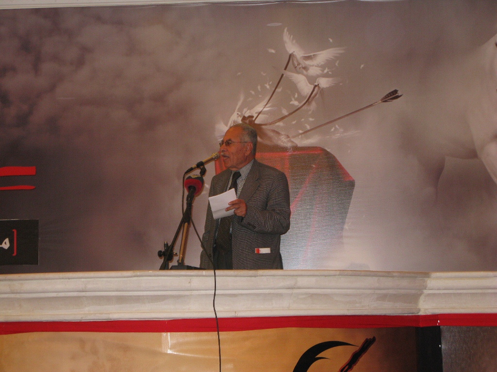 الأستاذ فايز أبو عباس.. عريف الحفل