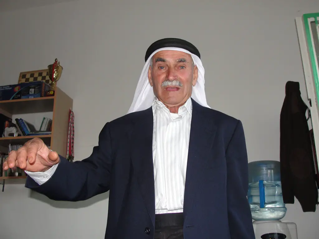 الحاج أبو توفيق سعد في زيارة لموقع خيام دوت كوم