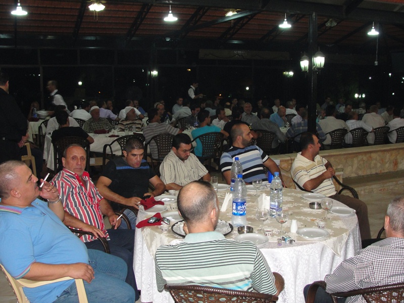 جانب من الحضور في حفل إفطار حركة أمل في الخيام تكريماً لعوائل الشهداء والجرحى