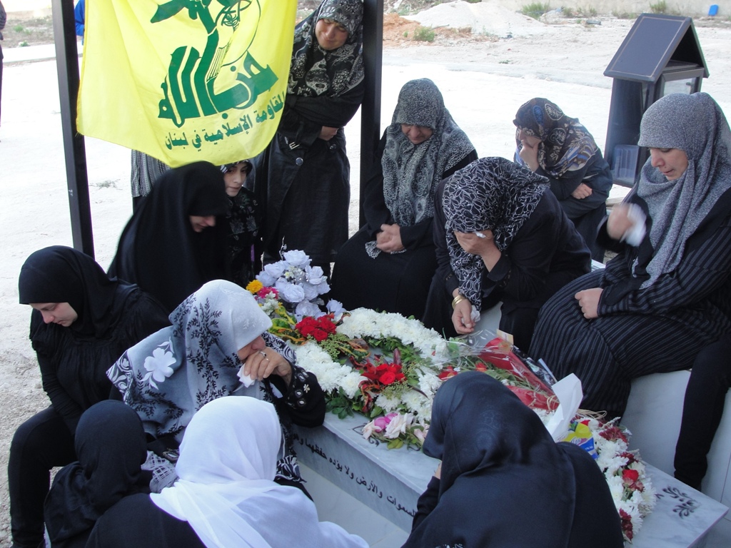 يا عمتي رحتي وتركتيني... ناديتك كتير وما جاوبتيني