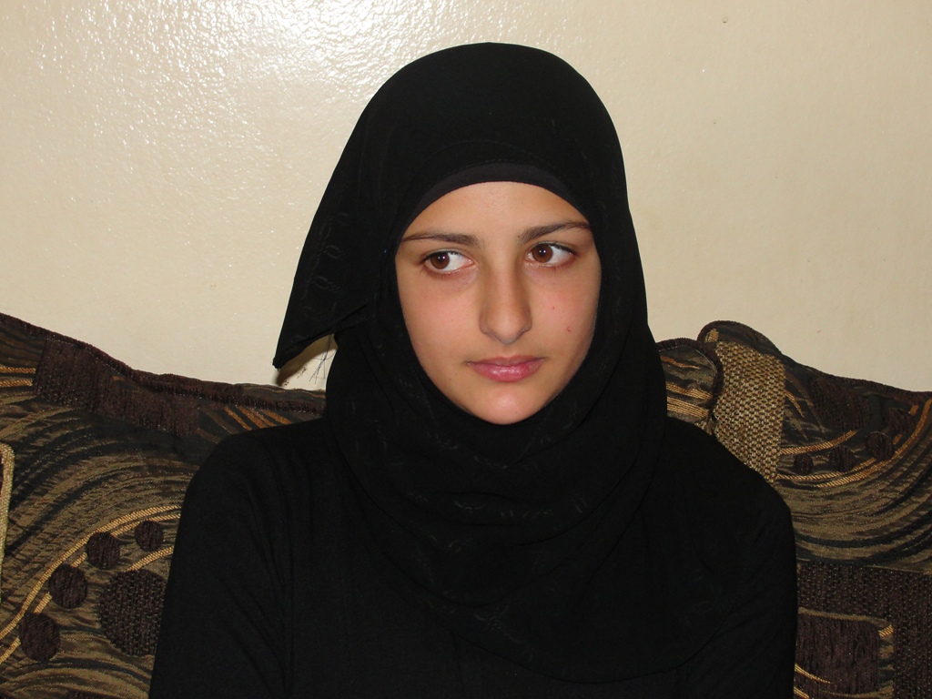 الشقيقة التوأم لعُلا: يا اختي وينك تركتيني... خلقنا وربينا سوا وفجأة نسيتيني