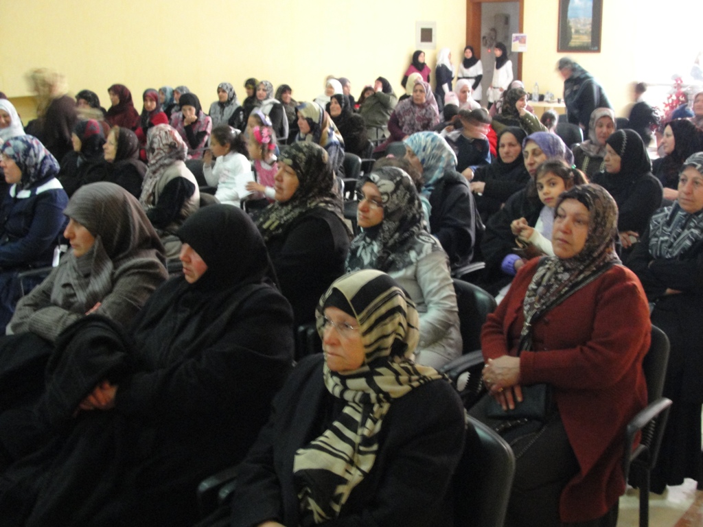 الحفل السنوي الذي أقيم في مركز محمد طويل إكراماً للأمهات الخياميات