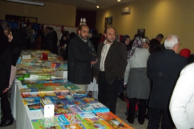 افتتاح معرض الكتاب السنوي العاشر في مدرسة عيسى بن مريم - تصوير سامر حميّد