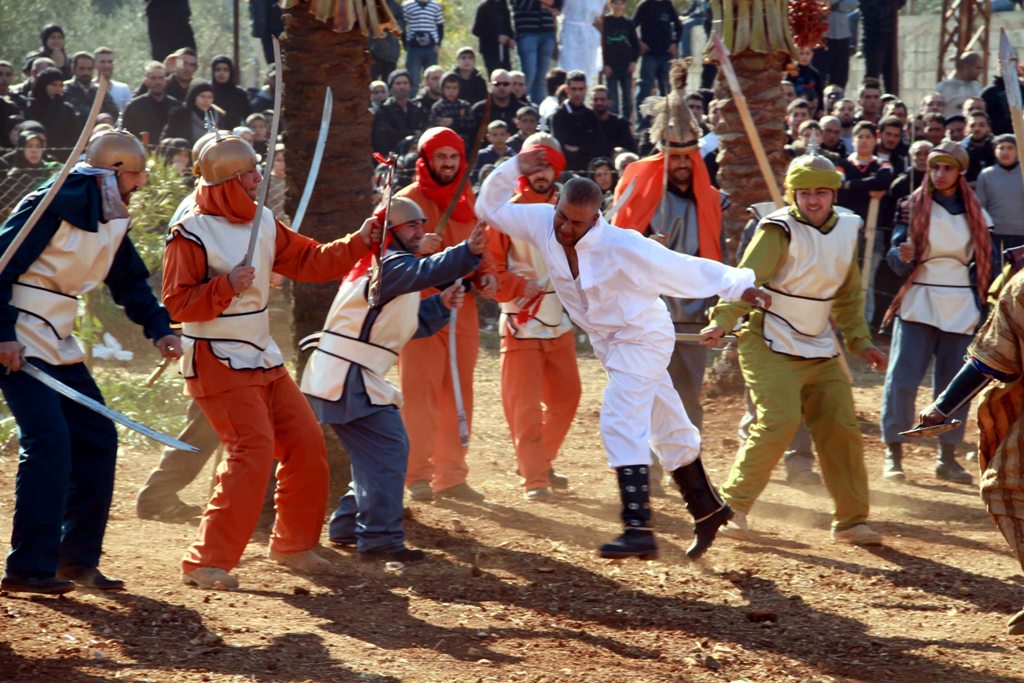 واقعة الطف.. مسرحية عاشورائية في كفركلا 6-12-2011 - أرشيف