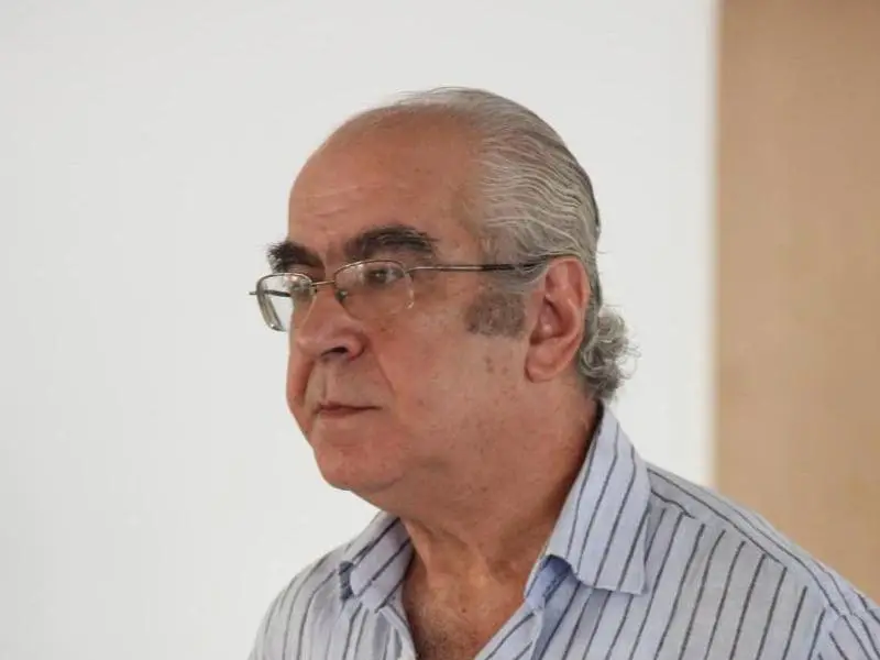 الكاتب أسعد غصن