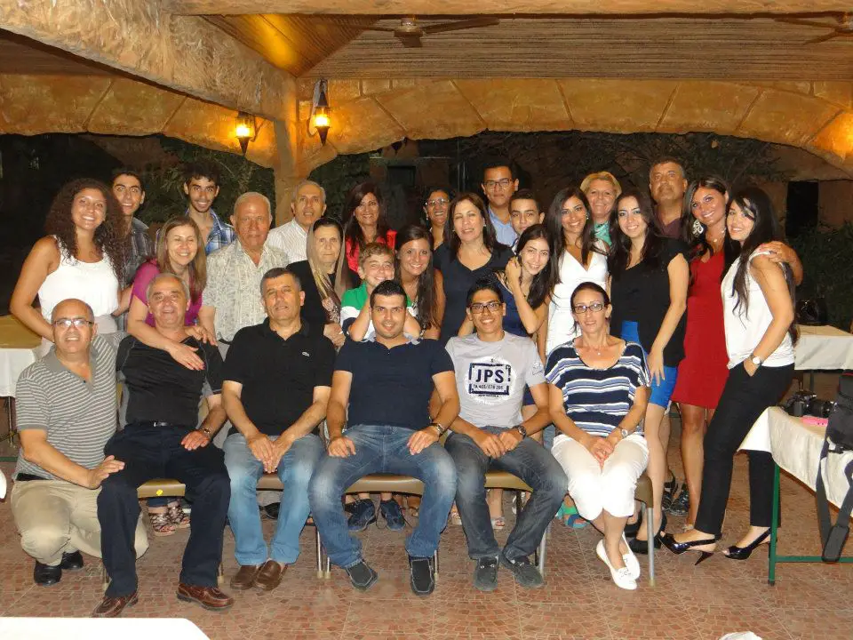 عائلة تعشق بلدتها الجنوبية \