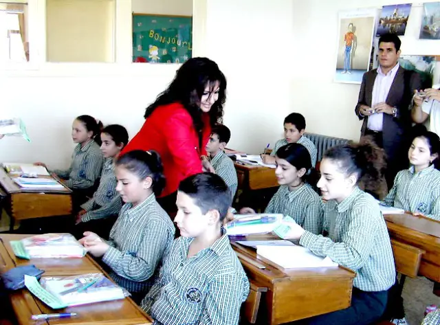 جمعية نور توزع هدايا على أطفال مدارس مرجعيون - أرشيف
