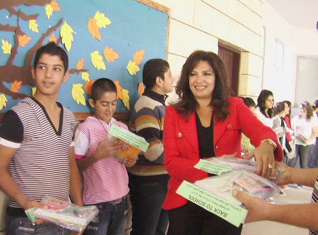 جمعية نور توزع هدايا على أطفال مدارس مرجعيون - أرشيف