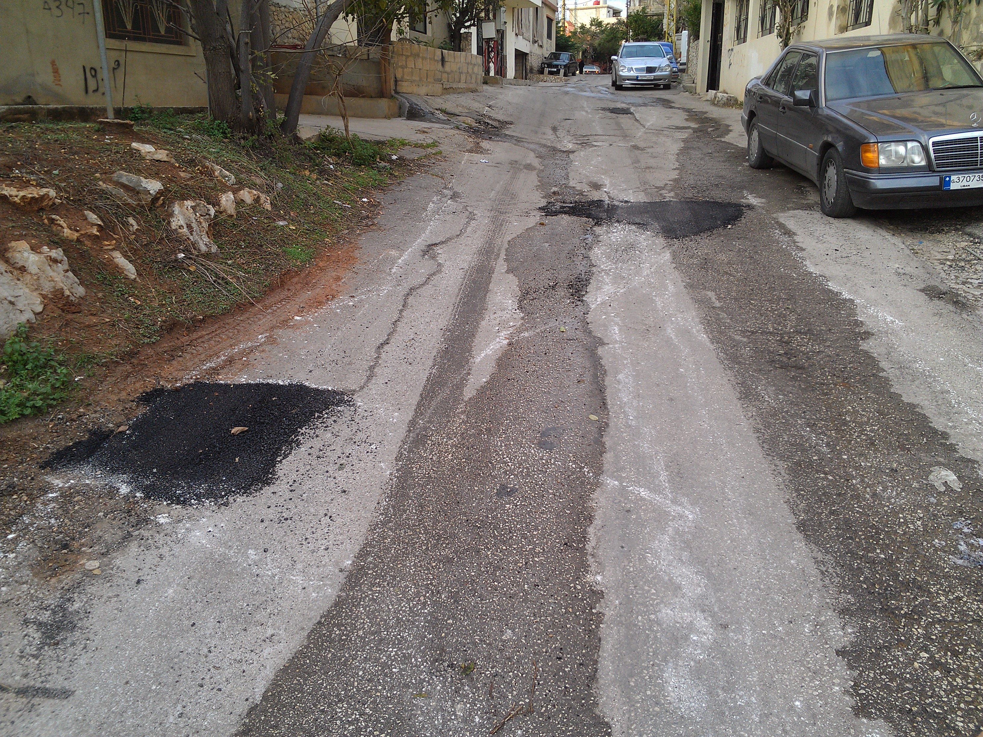 وأخيراً: بلدية الخيام تزفت الحارة الشرقية.. يا فرحة ما تمّت