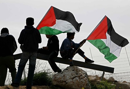 عدد سكان قطاع غزة تجاوز المليون و794 ألف نسمة مع انتهاء العام 2012.