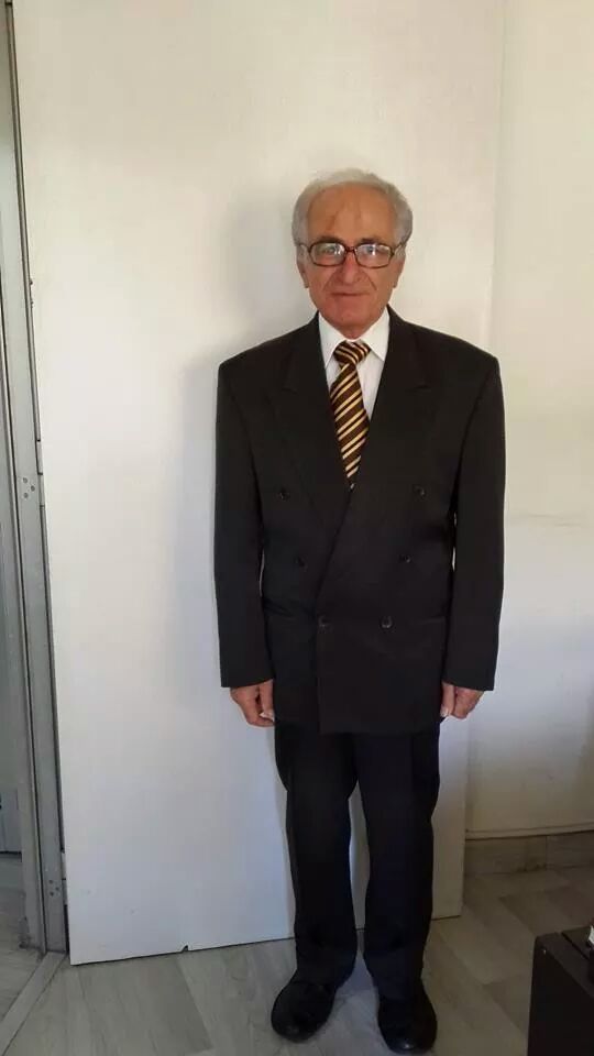 أحمد أبو عباس.. اينشتاين الخيام