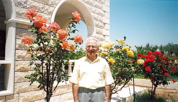 أحمد علي أبوعبّاس: لكم مني ومن جميع الخياميين الذين يتابعون موقع «خيام دوت كوم» كل تحية وإكبار