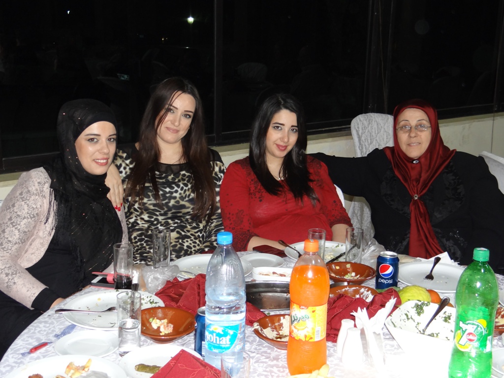 سبحان الله.. بفضله جُمع القريب والبعيد بلحظة ووجدت \