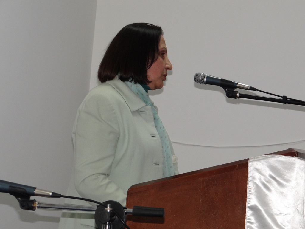 المحامية وداد يونس تلقي كلمتها