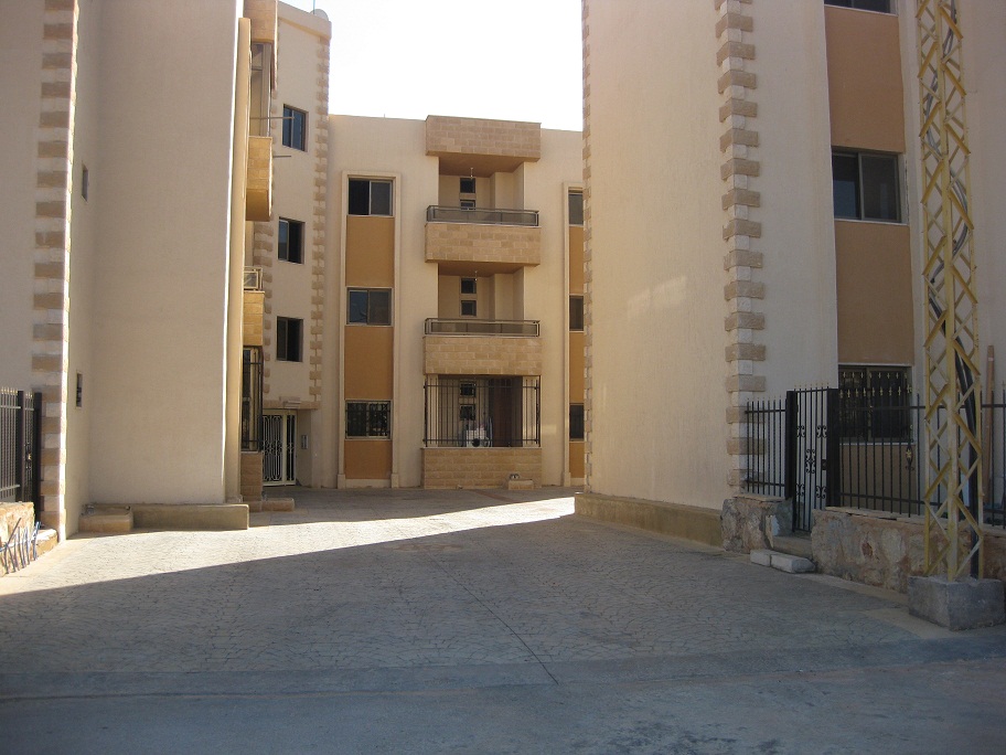 شقتان فقط بقيتا معروضتين للبيع في مشروع السيد علي السكني في الخيام، بمساحة 160 مترتاً مربعاً لكليهما.. 