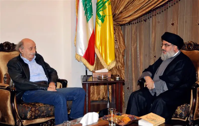 السيد نصرالله مستقبلا جنبلاط (العلاقات الاعلامية في «حزب الله»)
