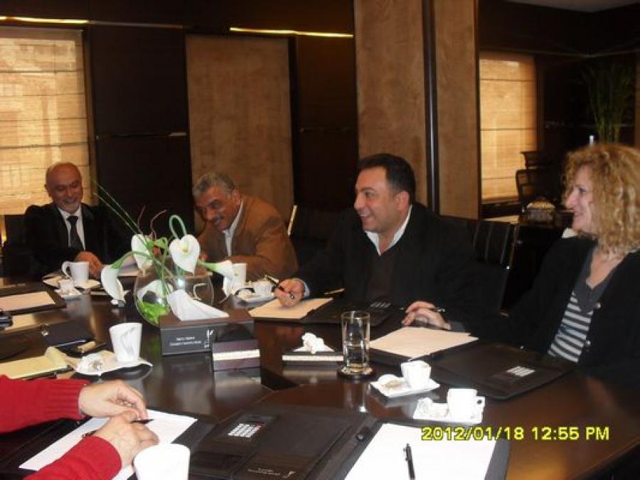  المختلس حسن أبو غدير في اجتماع ضم جمعيات خيرية في صيدا