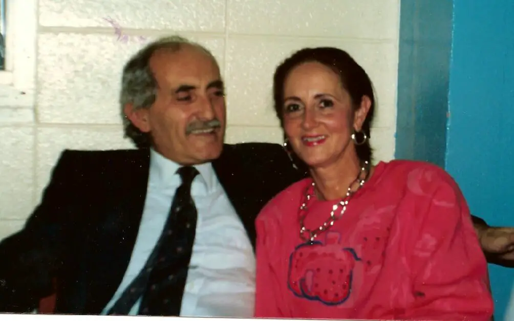 نبيه ونيس حشمه:  يا رايح عالوطن صوب الجنوب ميّل على الخيام قبل الغروب  حملّي سلام ولو كان حمل ثقيل بالخيام كان عندي ألف محبوب