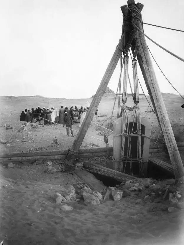 صورة من منطقة سقارة، جنوبي هرم أوسركاف، محافظة الجيزة، النصف الأول من القرن العشرين