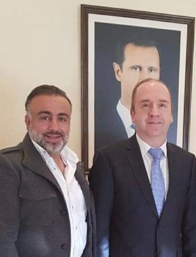 وزير السياحة السوري محمد رامي مارتيني مستقبلاً عماد قانصو