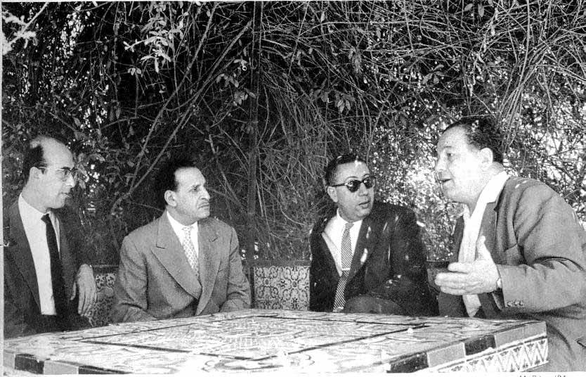 من اليسار الى اليمين: عبد الحميد مهري، فرحات عباس، محمد يزيد و أحمد بومنجل
