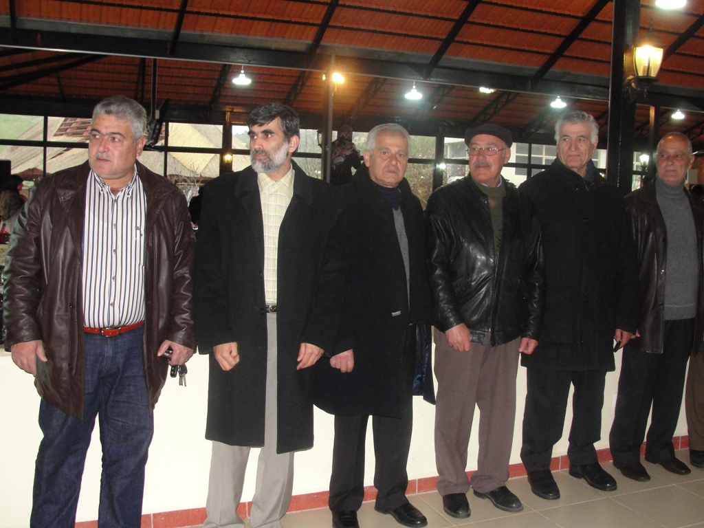 محسن جمعة مع بعض زملائه في المجلس البلدي الأسبق في بلدية الخيام