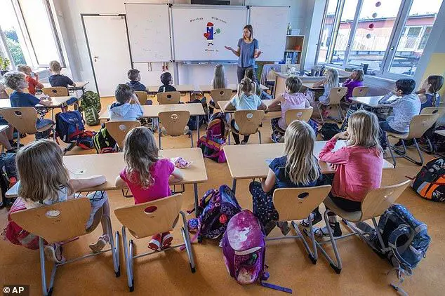 المدارس الألمانية تطلب من التلاميذ إحضار بطانيات إلى الصفوف