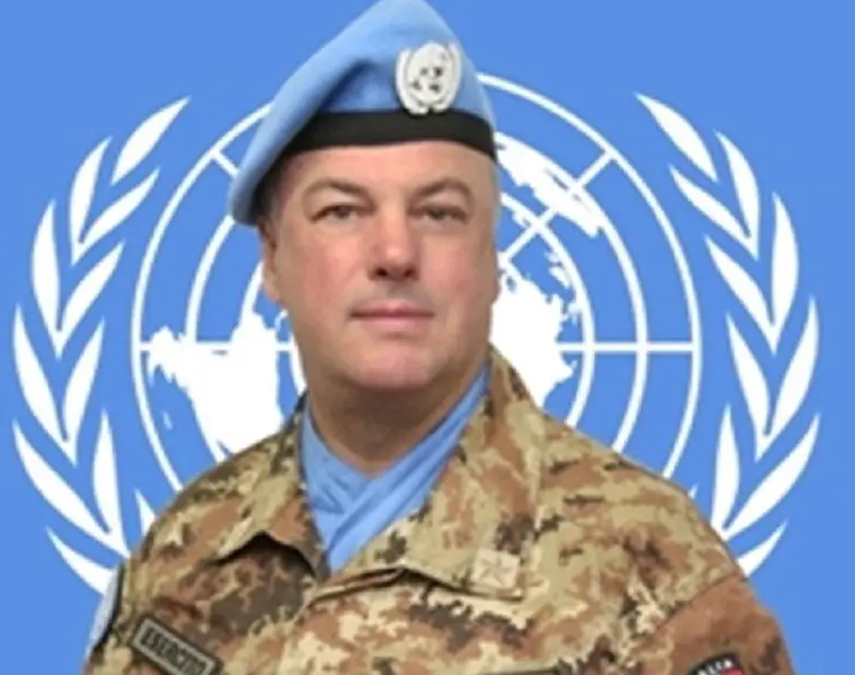قائد قوات الأمم المتحدة المؤقتة في لبنان (اليونيفل) ورئيس البعثة اللواء ستيفانو ديل كول