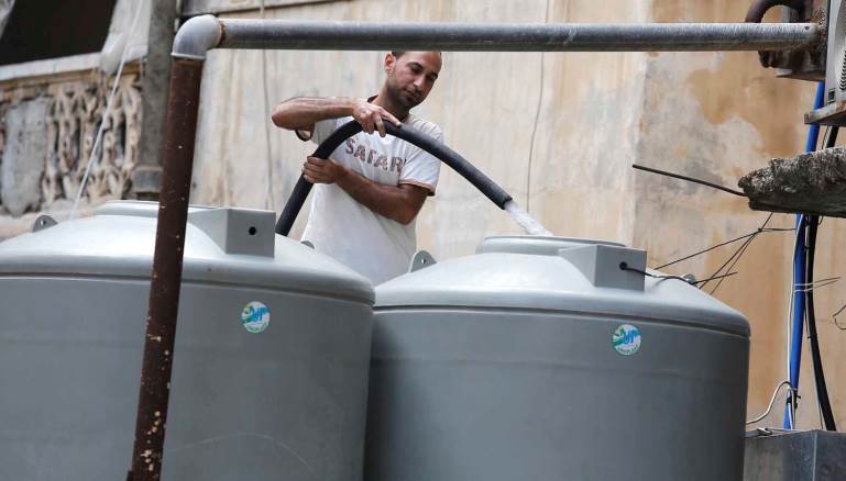 تعتمد معظم المنازل في بيروت على مياه الصهاريج (علي علوش)