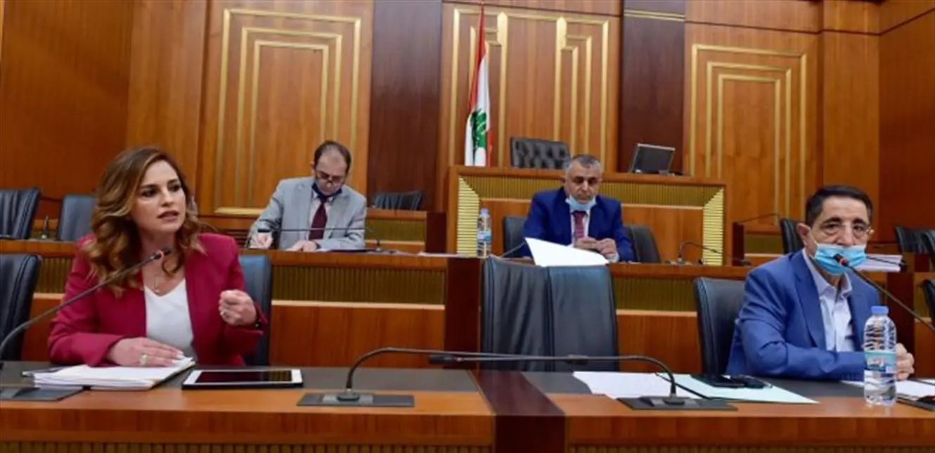 رئيس لجنة الاعلام والاتصالات النائب حسين الحاج حسن  ووزيرة الاعلام منال عبد الصمد