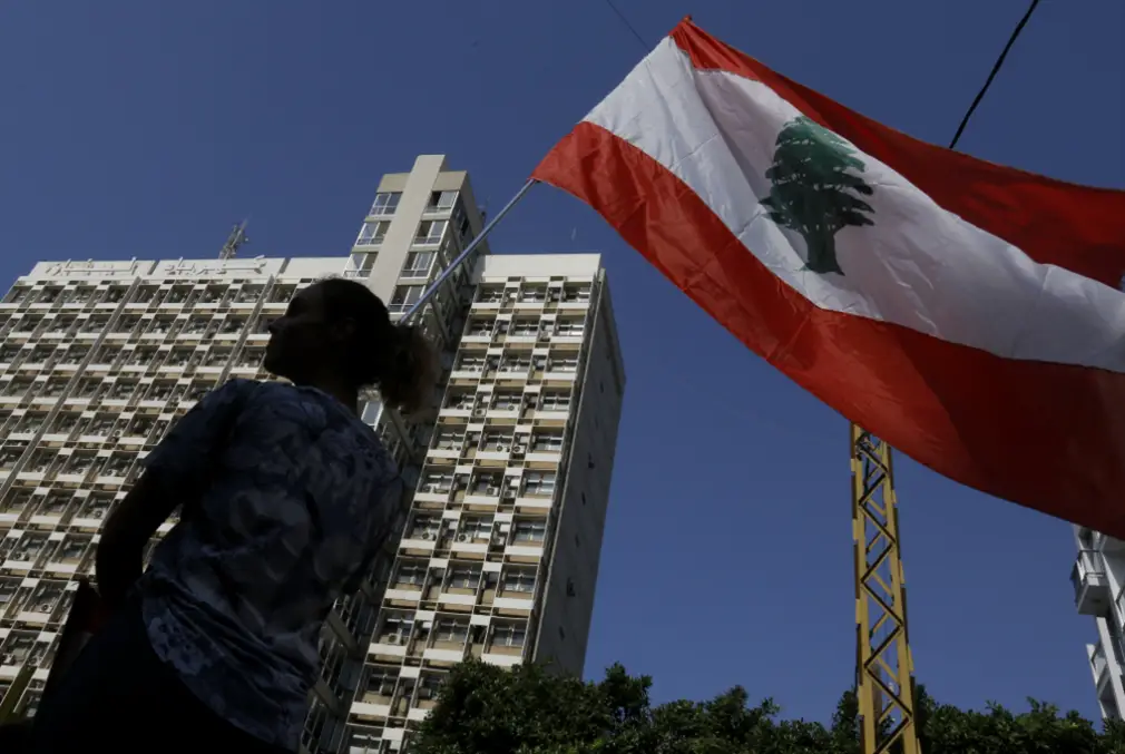 كل دولار يحرمه مصرف لبنان لكهرباء لبنان يدفعه دولارين للمولدات (أرشيف ـ مروان طحطح)