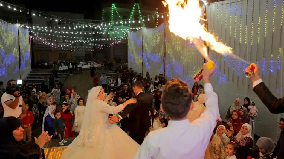 حفل زفاف شعبي في مصر (غيتي)