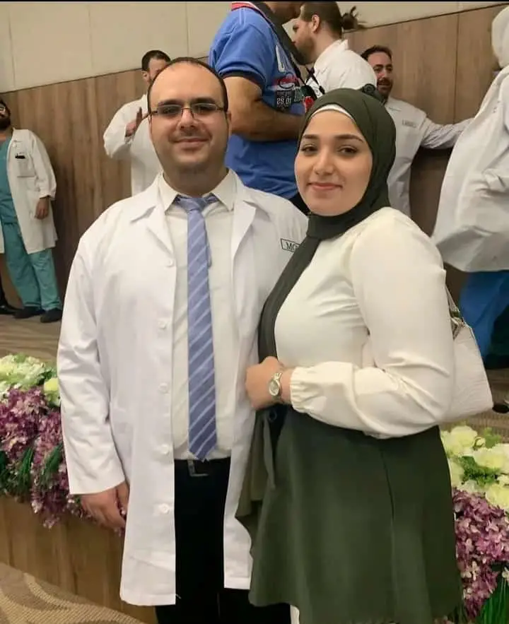 الدكتور حسين  حسن ابو عباس وشقيقته جنى، الطالبة سنة اولى في طب الاسنان