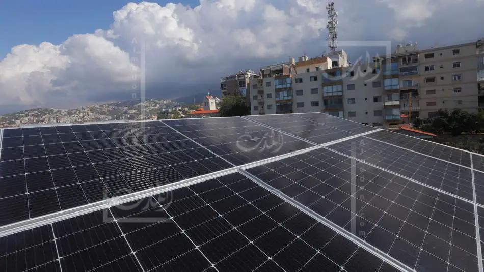 يقوم المشروع الأميركي على إنشاء معامل كهرباء بالطاقة الشمسية على مستوى البلديات (المدن)