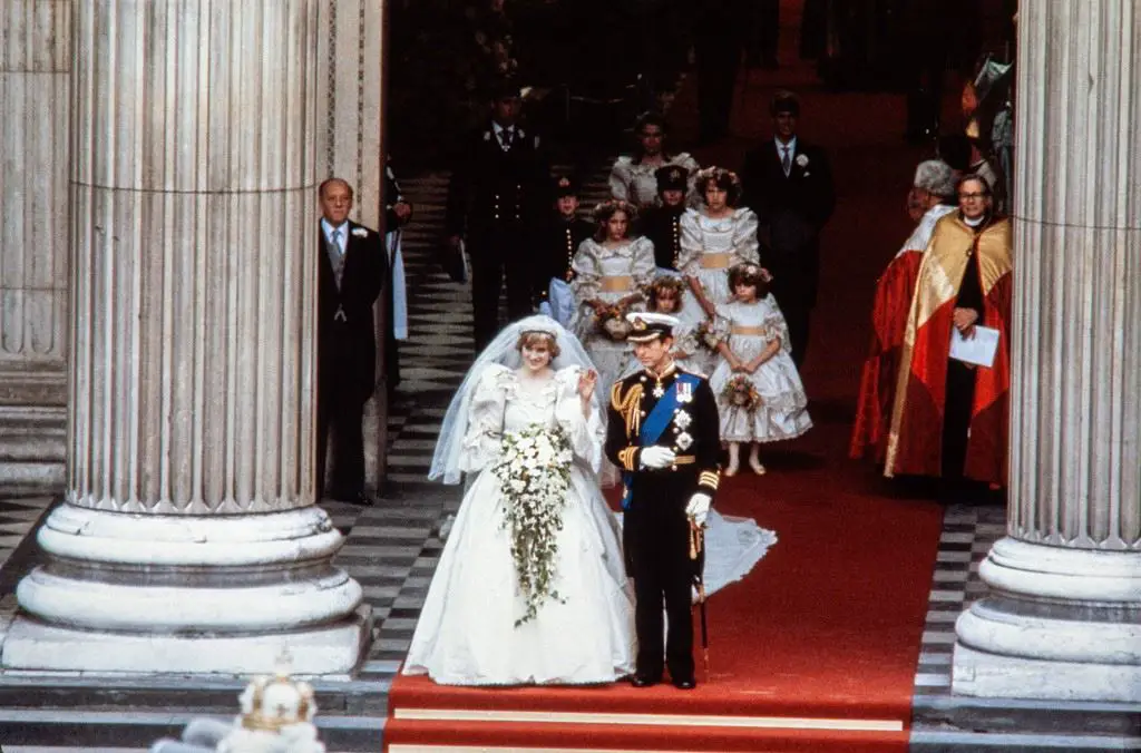 زفاف الأميرة ديانا والأمير تشارلز في لندن عام 1981 (أ ف ب).