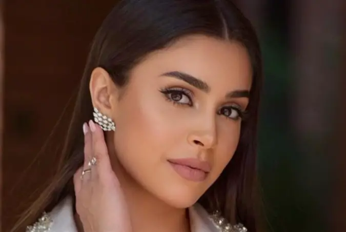 تشارك «ملكة جمال لبنان» ياسمينا زيتون في السهرة