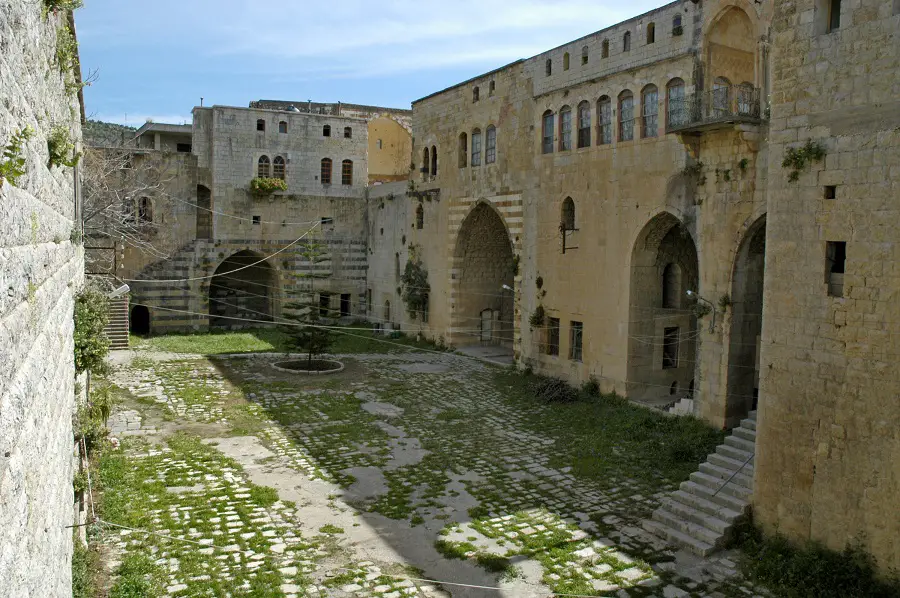 تشكل سرايا حاصبيا الشهابية، أكبر وأجمل قصر أثري في جنوب لبنان (كامل جابر)
