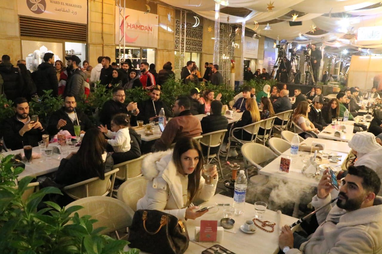 من أجواء مقاهي بيروت (حسن عسل)