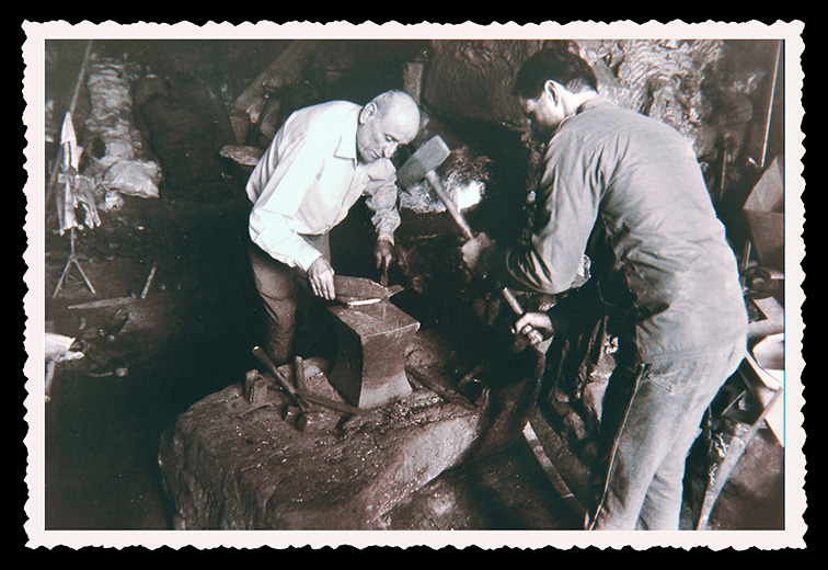 محل للحدادة العربية في ساحة النبطية عام 1989 (تصوير كامل جابر)