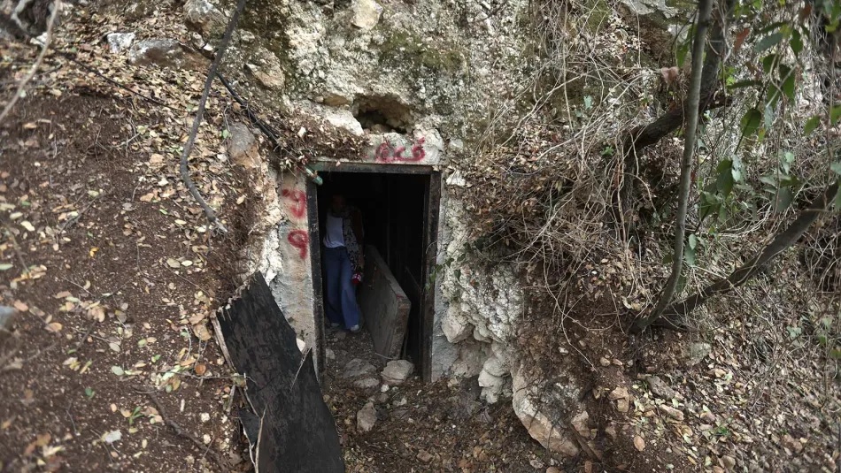 دمرت إسرائيل قرابة 13,910 بنية تحتية، وهاجمت حوالى 270 مستودع أسلحة (المدن)