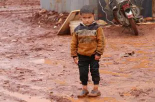كارثة في بلدة مزيارة.. الأمطار تودي بحياة 4 أطفال سوريين