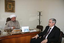 المفتي حسن دلي خلال الحوار مع الزميل هيثم زعيتر