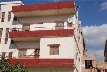 الشقة التي كان يمارس الجراح منها المراقبة (سامر الحسيني)